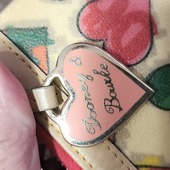 Dooney & Bourke Scribbled Hearts Wristlet Vtg - Picture 7 of 8